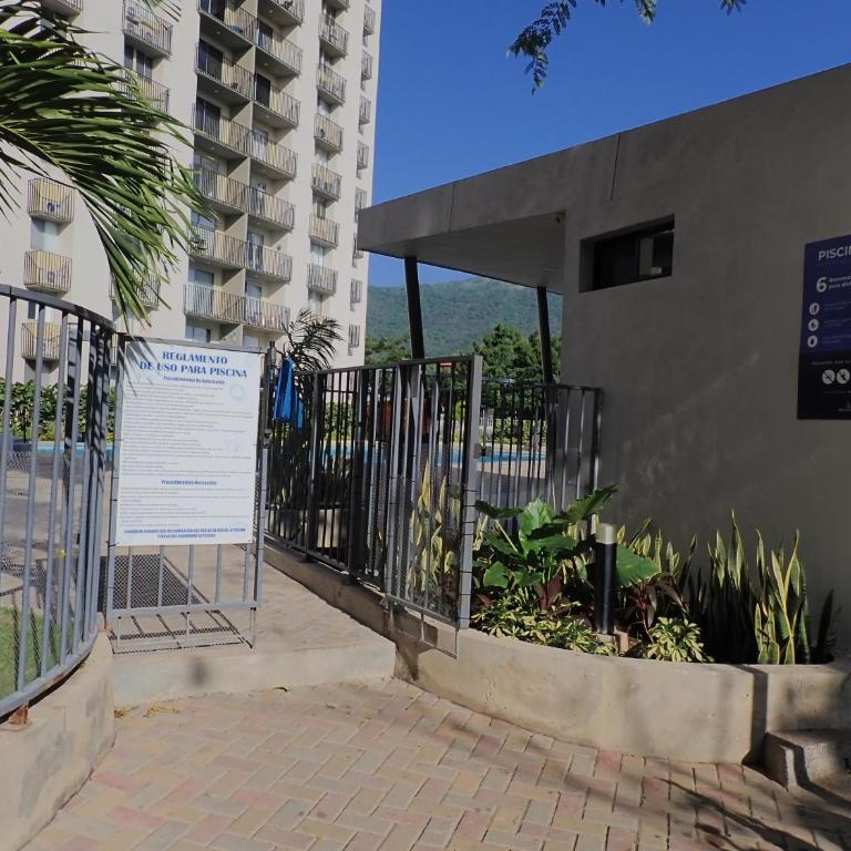 Acogedor y familiar Bello Horizonte Plaza - Apartment near Cabo Tortuga Beach & Airport Santa Marta - Three-Bedroom Apartment with View - 31