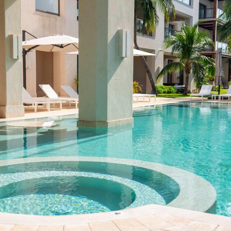 Rise and Dive - 3BR - Beach Front Private Terrace - Apartment - 4