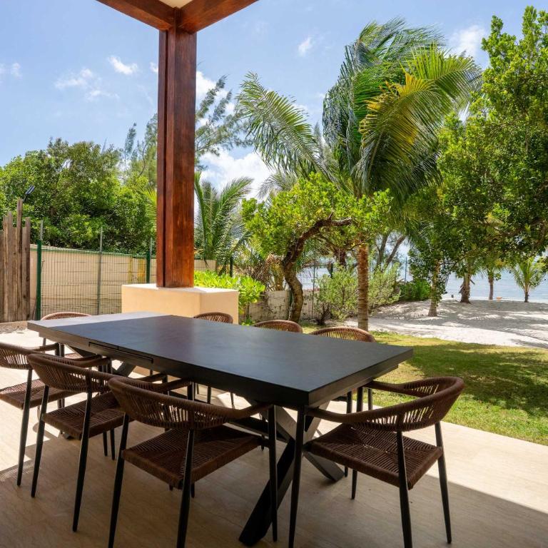 Rise and Dive - 3BR - Beach Front Private Terrace - Apartment - 32