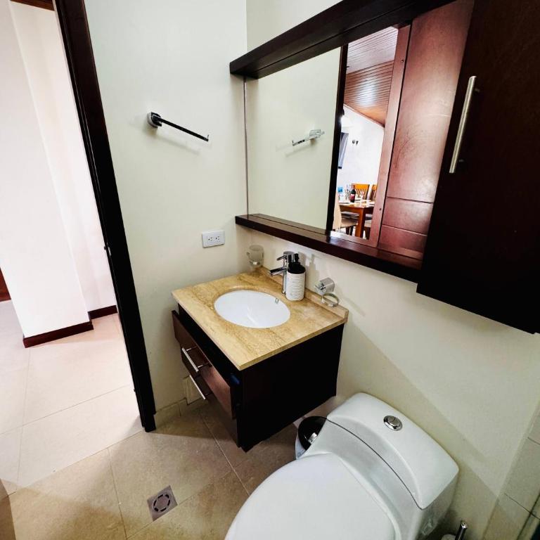 Apartamento amplio, moderno y muy bien ubicado - Apartamento de 3 dormitorios - 17