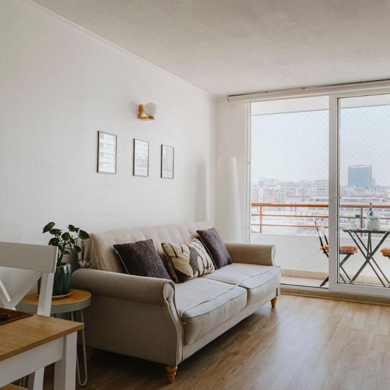 Moderno 1D con terraza, junto al Metro U. Chile - Apartment - 1