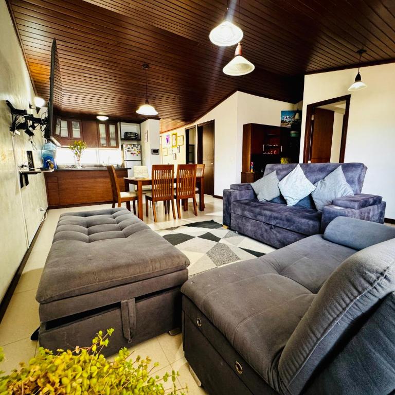 Apartamento amplio, moderno y muy bien ubicado - Apartamento de 3 dormitorios - 2