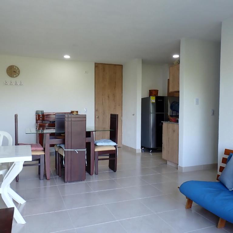 Acogedor y familiar Bello Horizonte Plaza - Apartment near Cabo Tortuga Beach & Airport Santa Marta - Three-Bedroom Apartment with View - 13