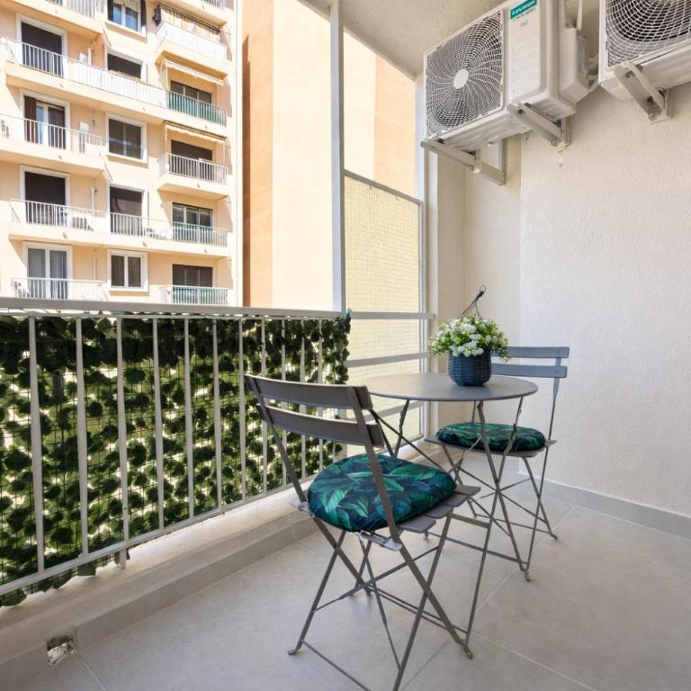 Appart rénové 3 chambres, 8 pers, mer à 50 m - Appartement 3 Chambres - 13