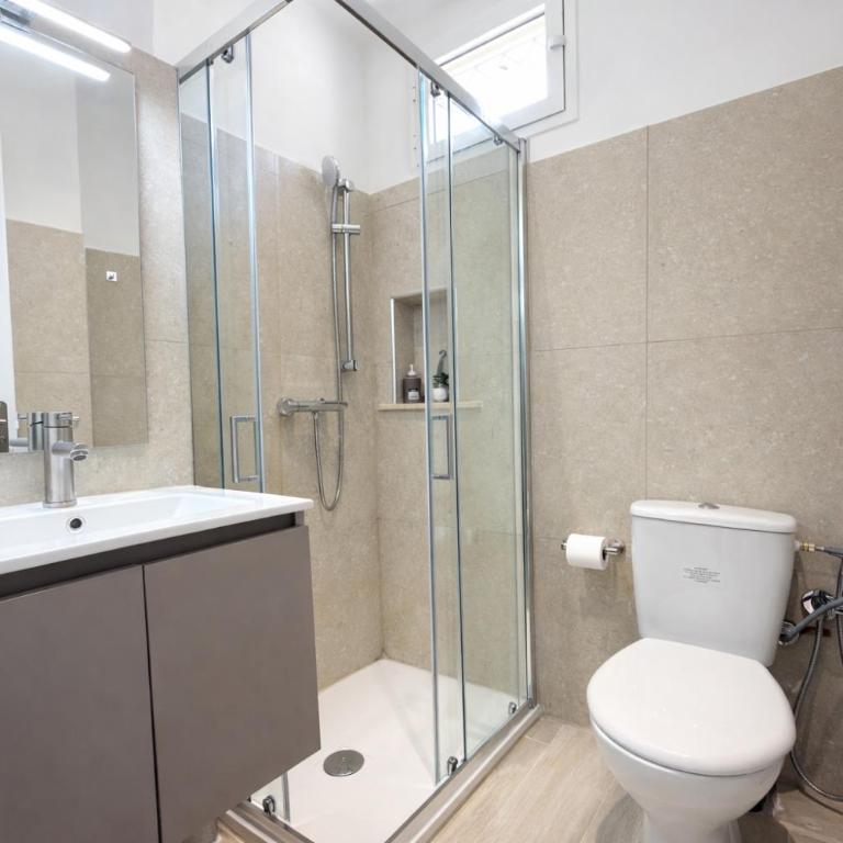 Appart rénové 3 chambres, 8 pers, mer à 50 m - Appartement 3 Chambres - 18