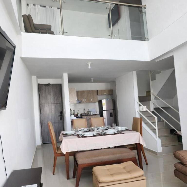 Apartamento Rodadero Sur - Gaira, con piscina y mar a una cuadra - Three-Bedroom Apartment - 12