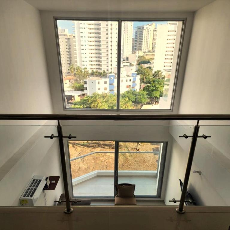 Apartamento Rodadero Sur - Gaira, con piscina y mar a una cuadra - Three-Bedroom Apartment - 49