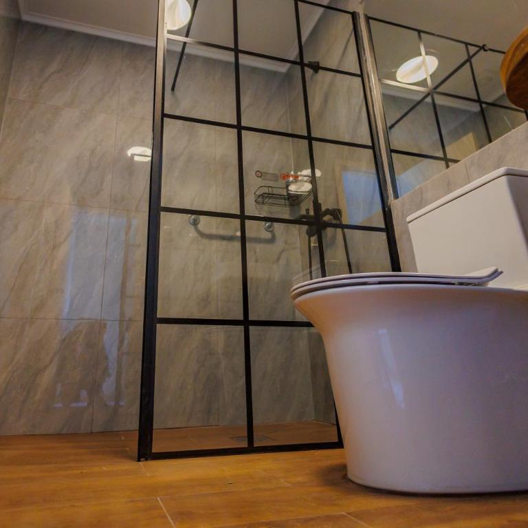 Hostal Royal Austral - Apartamento Deluxe de 1 dormitorio con vistas al jardín - 10