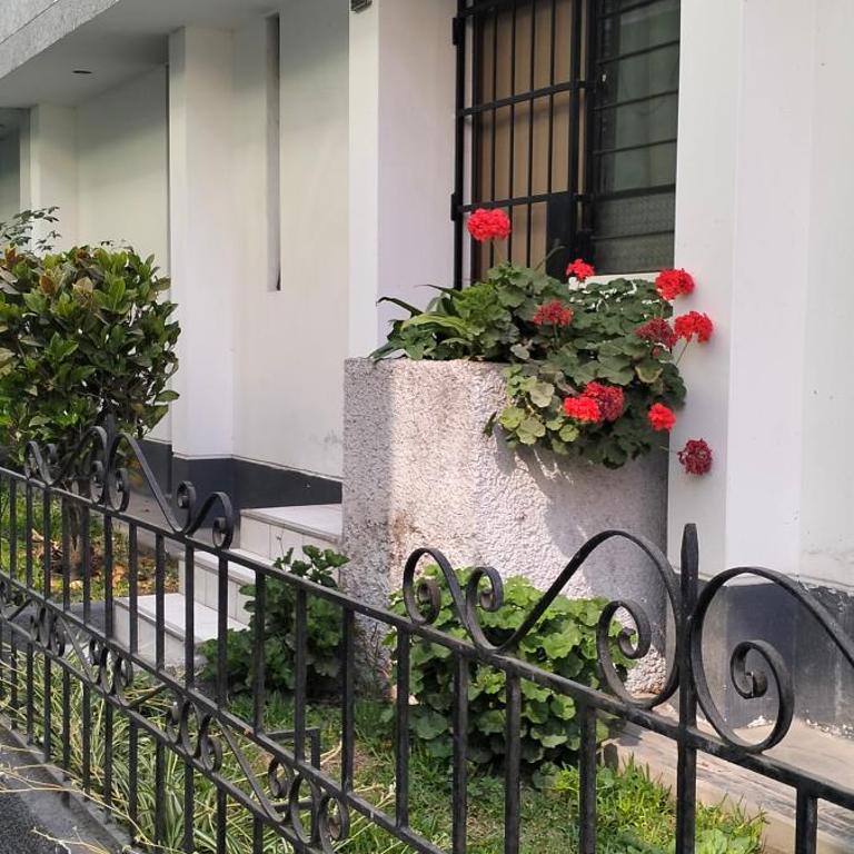 El Rosedal - Single Room with Shared Bathroom - 13
