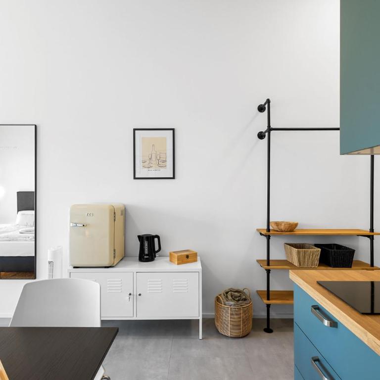 SKYRISE Apartments mit Küche, WLAN & Parkplatz - ruhige Lage - Studio mit Balkon - 10