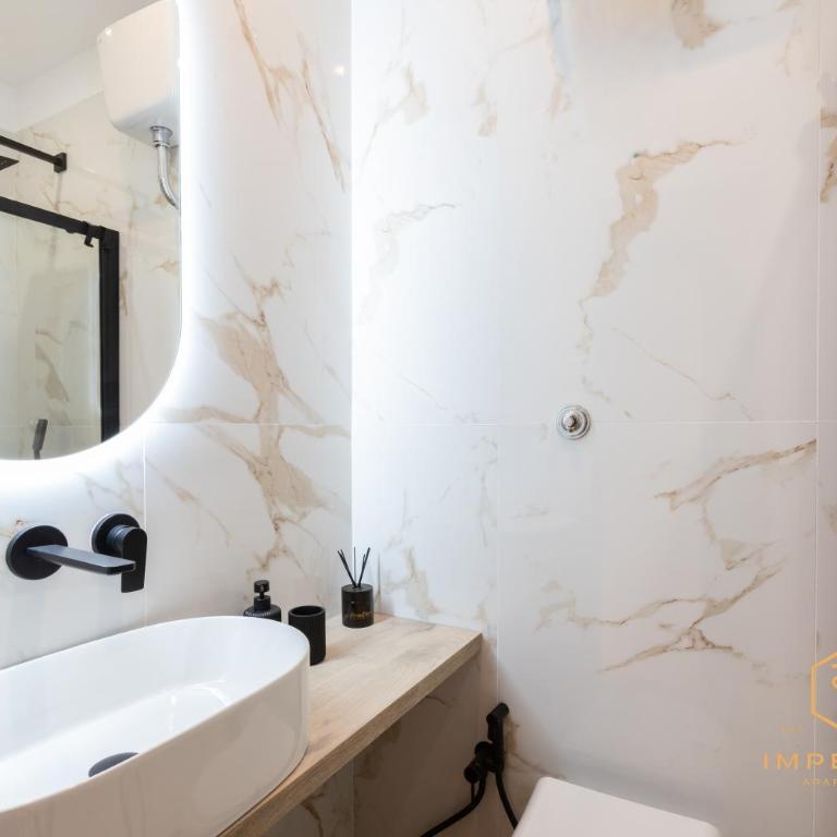 Imperium Aquilae - Luxury guest house, 300mt to Metro, 8 min to Colosseum - Camera Matrimoniale Deluxe con Balcone - 13