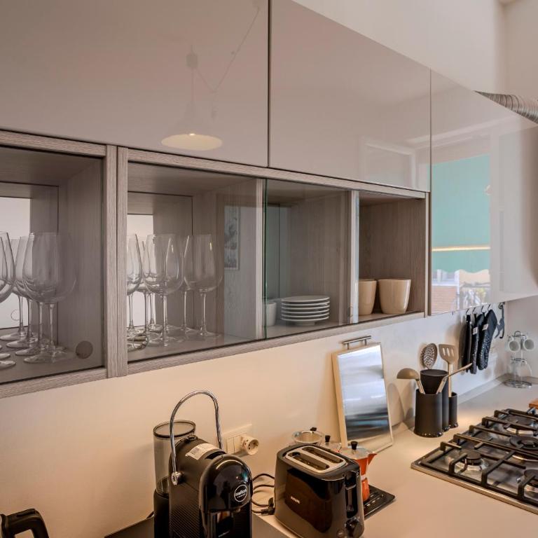 15 Min Walk From Verona Fiere - Space & Style - Two-Bedroom Apartment with Balcony - 7