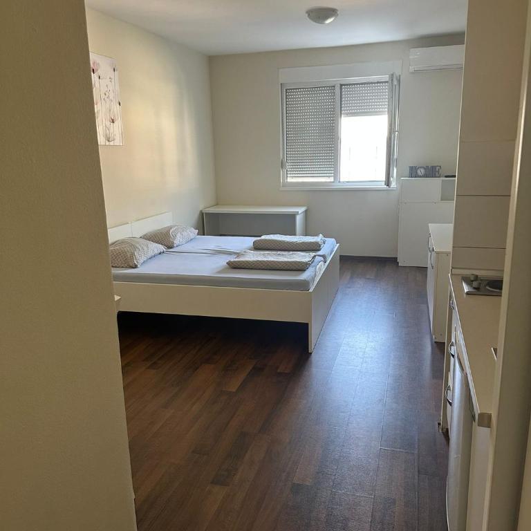 Urban City Apartments - One-Bedroom Apartment - 20