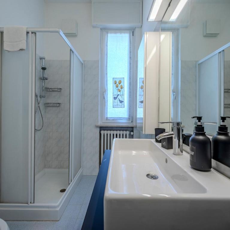 15 Min Walk From Verona Fiere - Space & Style - Two-Bedroom Apartment with Balcony - 55