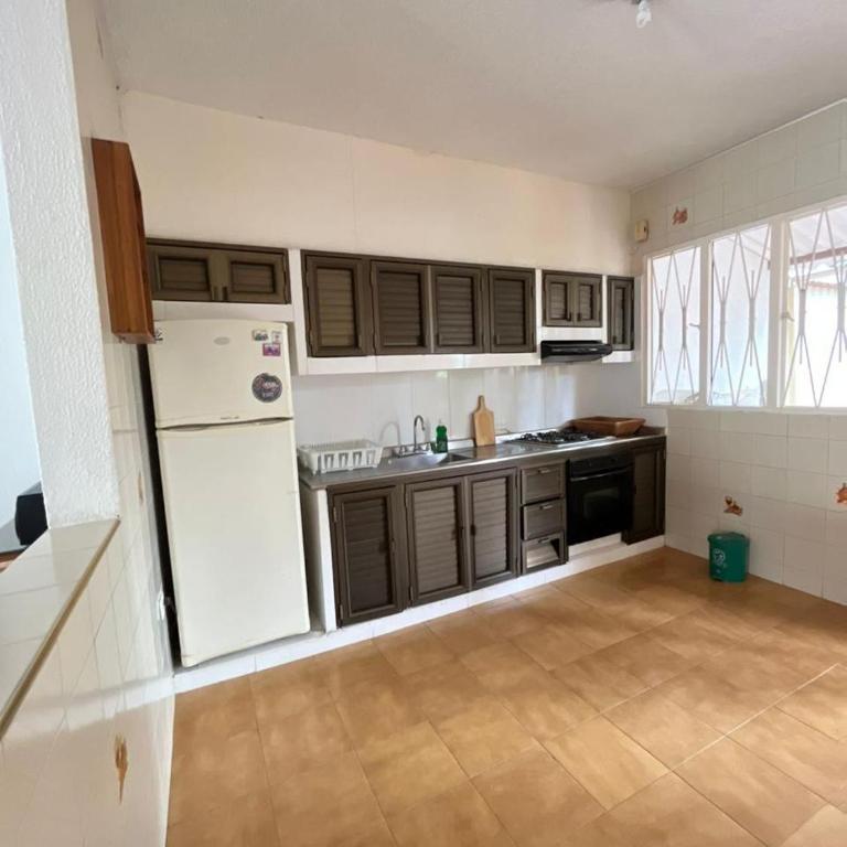 Agradable casa vacacional cerca al centro de Anapoima - Casa de 4 dormitorios - 4