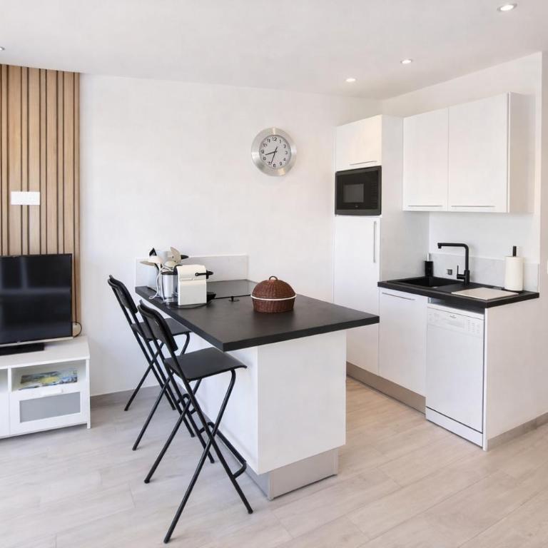 Juan Signature - One-Bedroom Apartment - 9