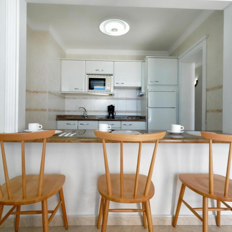 BLUESEA Los Cocoteros - One-Bedroom Apartment - 4