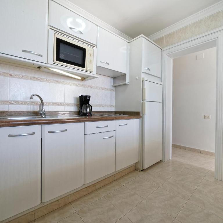 BLUESEA Los Cocoteros - One-Bedroom Apartment - 5