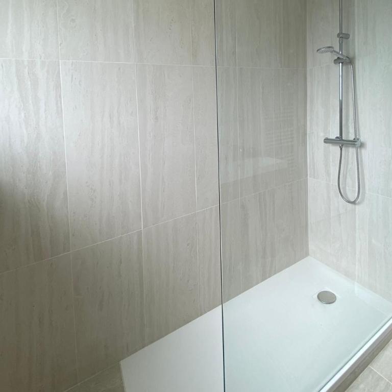 Luxury modern renovated and cozy 2 bedroom Garage-Madeleine - Appartement 2 Chambres - 12