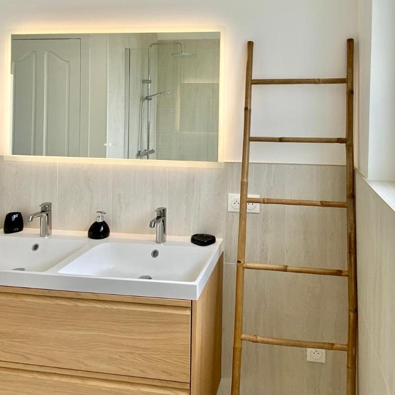 Luxury modern renovated and cozy 2 bedroom Garage-Madeleine - Appartement 2 Chambres - 3