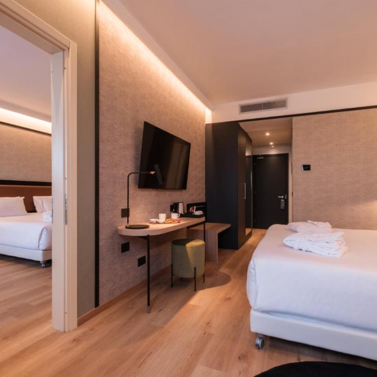 Savhotel Mantegna Padova - Camera Familiare Comunicante con Letto Supplementare (4 Adulti + 1 Bambino) - 3