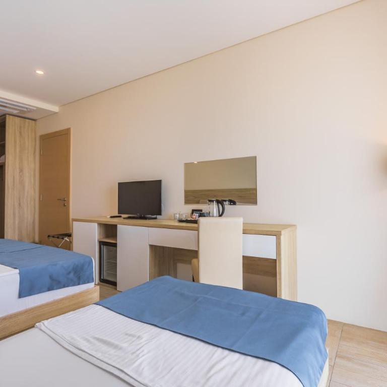 Hotel Franca Tivat - Double Room with Balcony and Sea View - 8