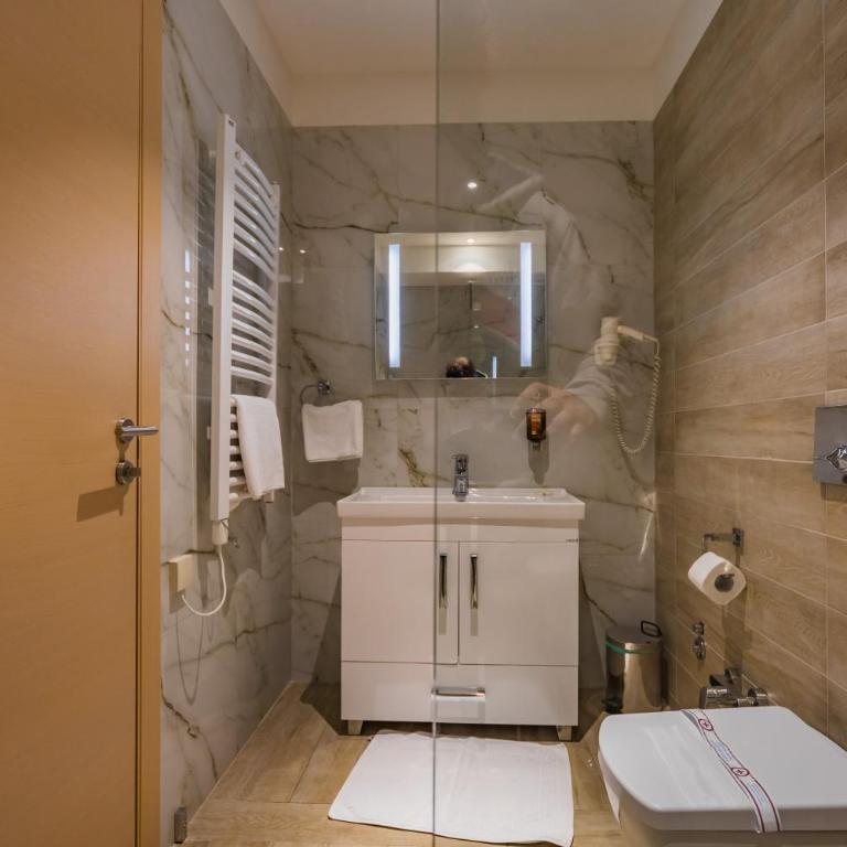 Hotel Franca Tivat - Double Room with Balcony and Sea View - 12