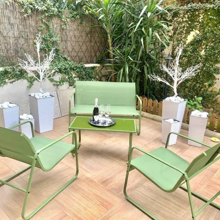 Luxury Vatican Home - Private Garden - Two-Bedroom Apartment - 2