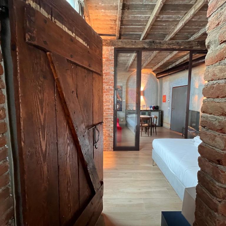 Emme Loft I Orange Moon - Vibrant Modern Luxury Loft Milan - One-Bedroom House - 2