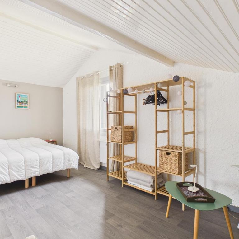Jolie maison familiale avec jardin pour 6 - Ferienhaus - 15