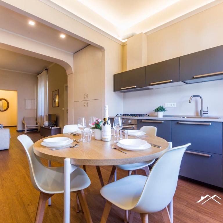 Aquarium 3'| 2BR| Lift | Wifi | Train Station | By Tilo - Two-Bedroom Deluxe Apartment with Harbor View - 24