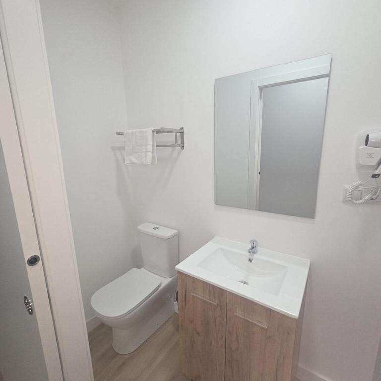 Hostal NV Palacio Congresos - Twin Room - 9