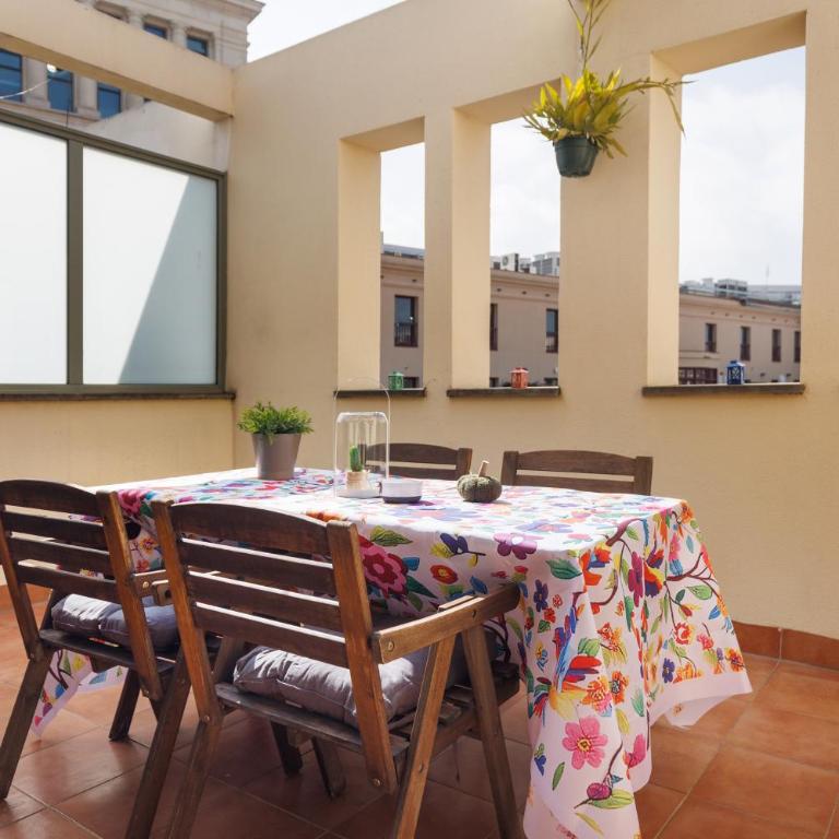 Bright Apartment with Terrace on Paseo de Gracia - One-Bedroom Apartment - 1