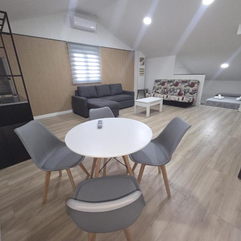 Hostal NV Palacio Congresos - Studio - 2