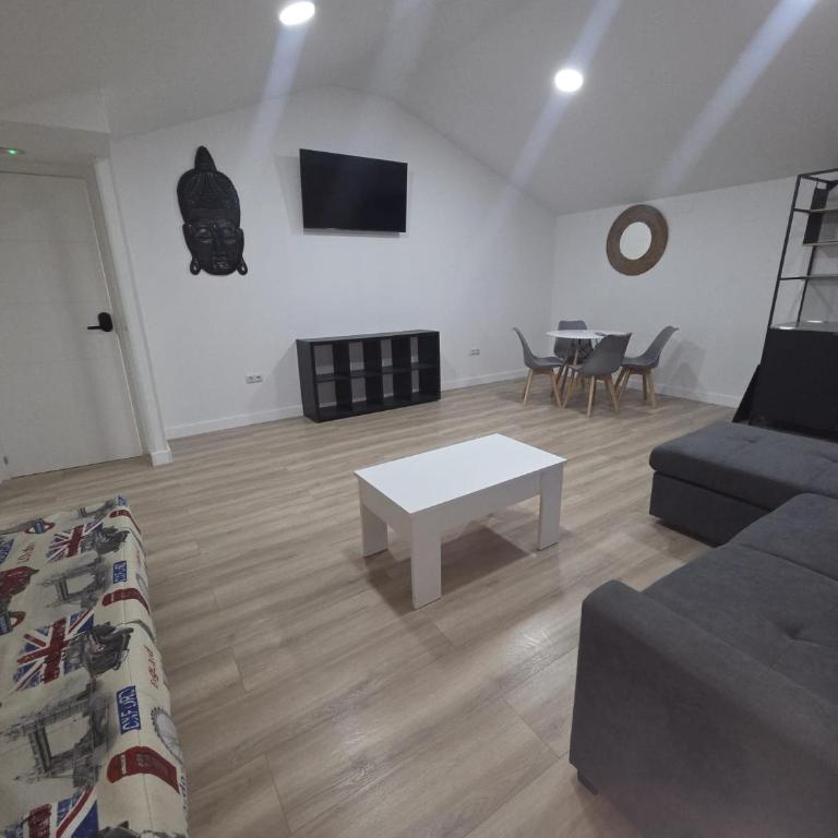 Hostal NV Palacio Congresos - Studio - 7