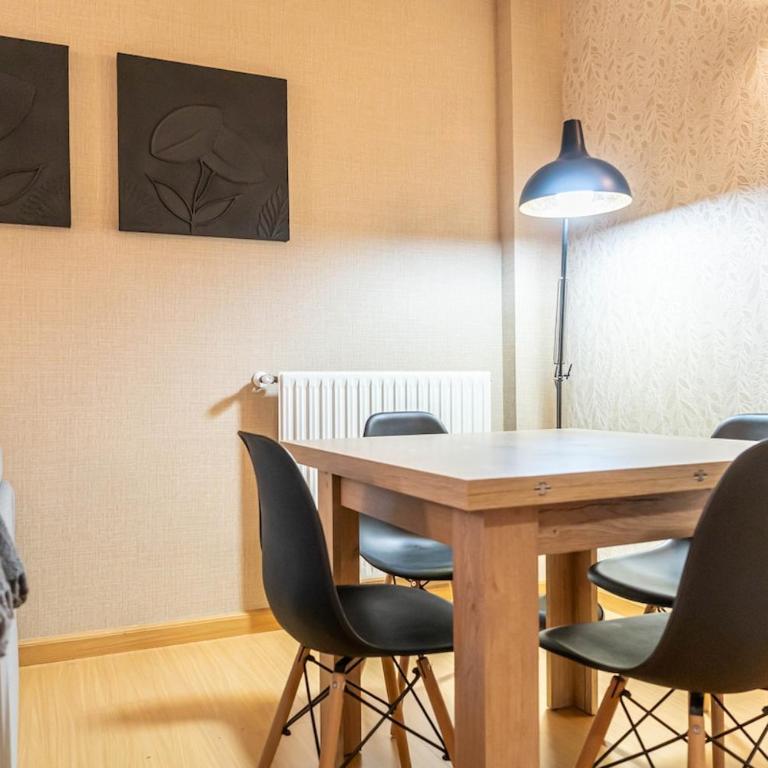 A Cozy Refuge - 2min drive to slopes - 4pax - Apartment mit 2 Schlafzimmern - 7