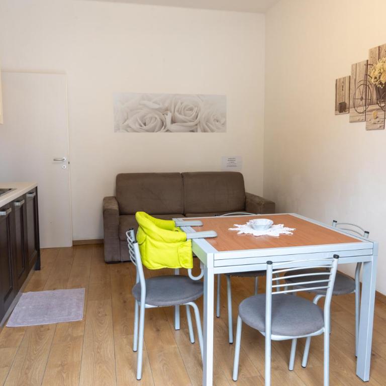 Roma 8 Alloggio centralissimo - Appartamento con 2 Camere da Letto - 4