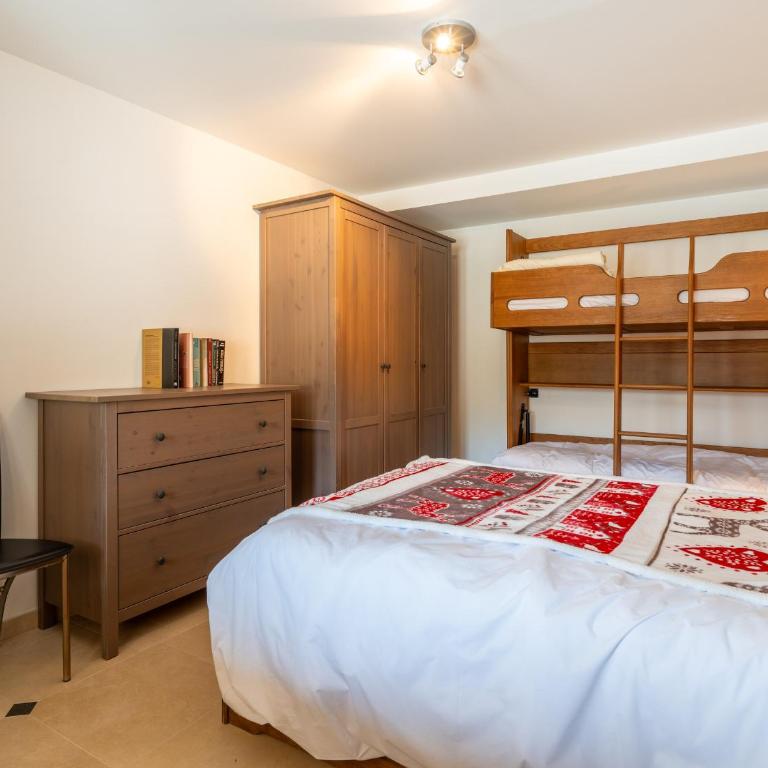Grand chalet familial proche des pistes - Parking inclus - FR-1-467-147 - Apartment - 5