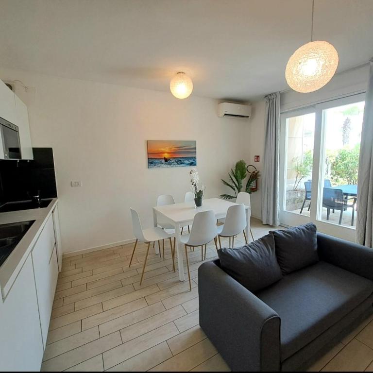 Residence Wave in Piazza Trieste - Seasons Real Estate - Lido di Jesolo - Appartamento con 2 Camere da Letto - 4