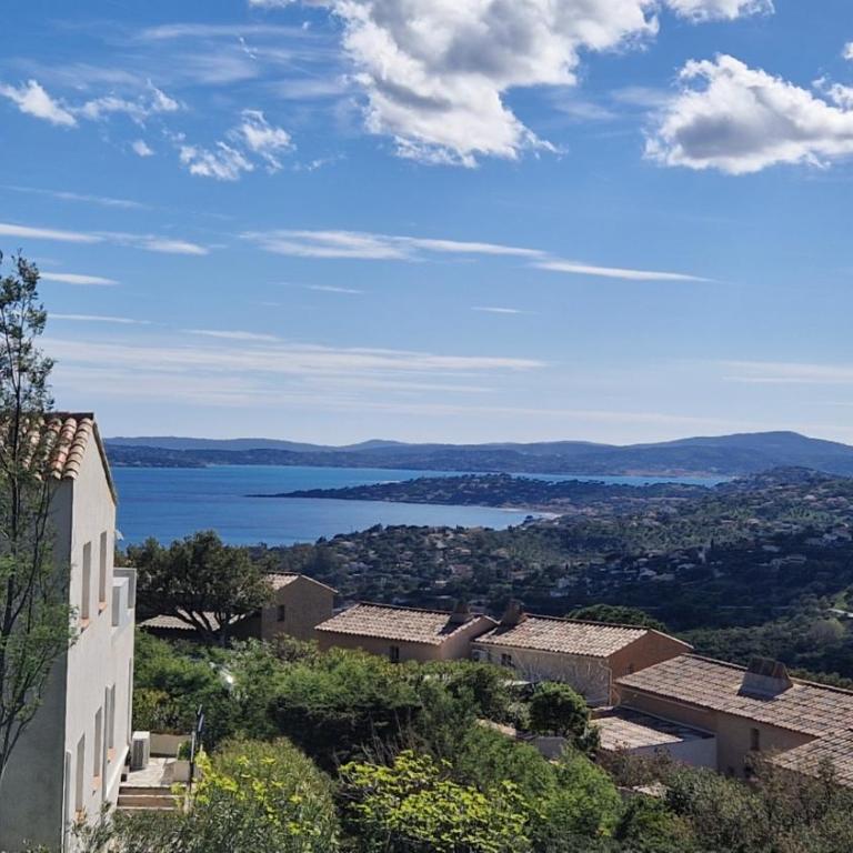 Villa provençale aux Issambres avec vue sur le golfe St Tropez - Villa - Vue sur Mer - 4