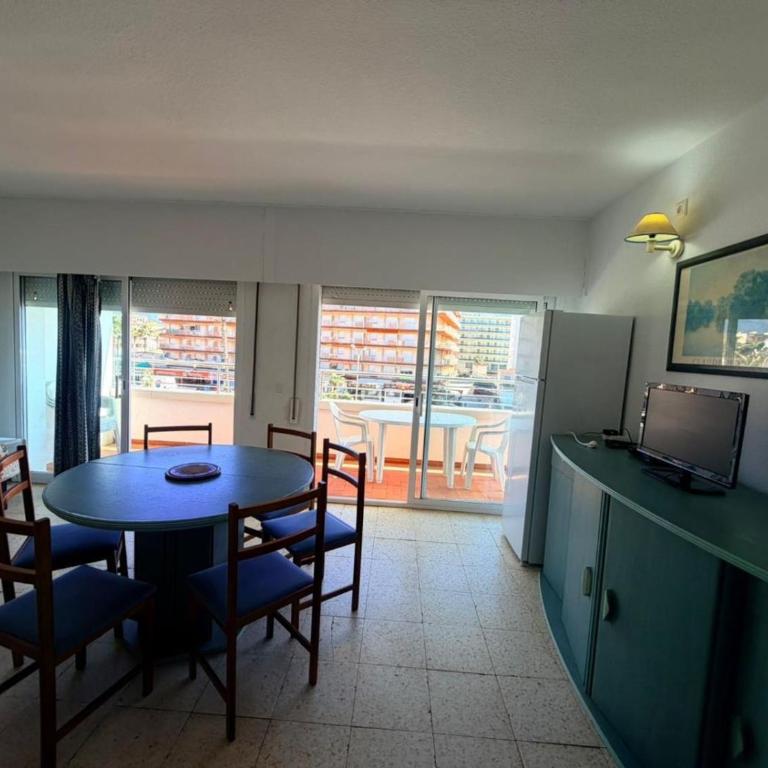 Apartamento para 6 personas en Rosas, acceso a la playa - ES-204-69 - Apartment - 13