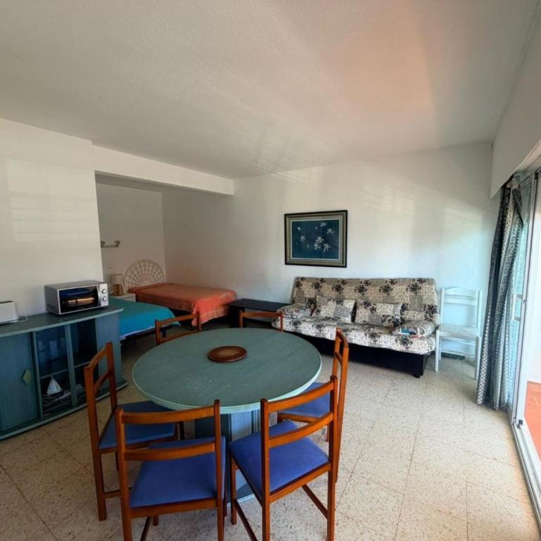 Apartamento para 6 personas en Rosas, acceso a la playa - ES-204-69 - Apartment - 18