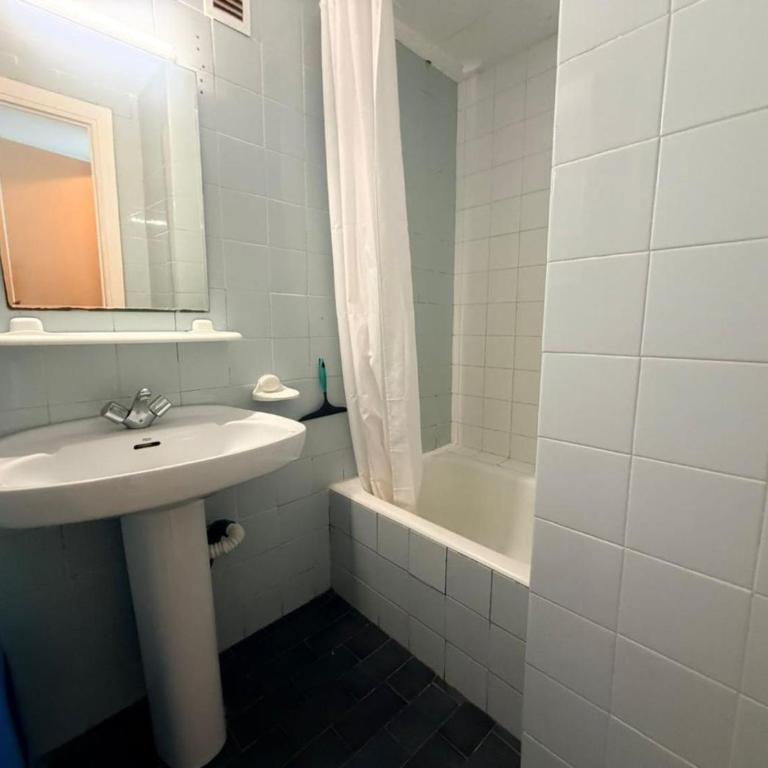 Apartamento para 6 personas en Rosas, acceso a la playa - ES-204-69 - Apartment - 23