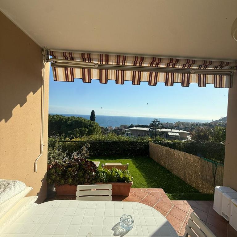 Bilocale vista mare con giardino privato e piscina - One-Bedroom Apartment - 5
