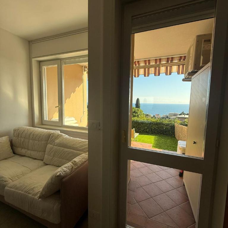 Bilocale vista mare con giardino privato e piscina - One-Bedroom Apartment - 11