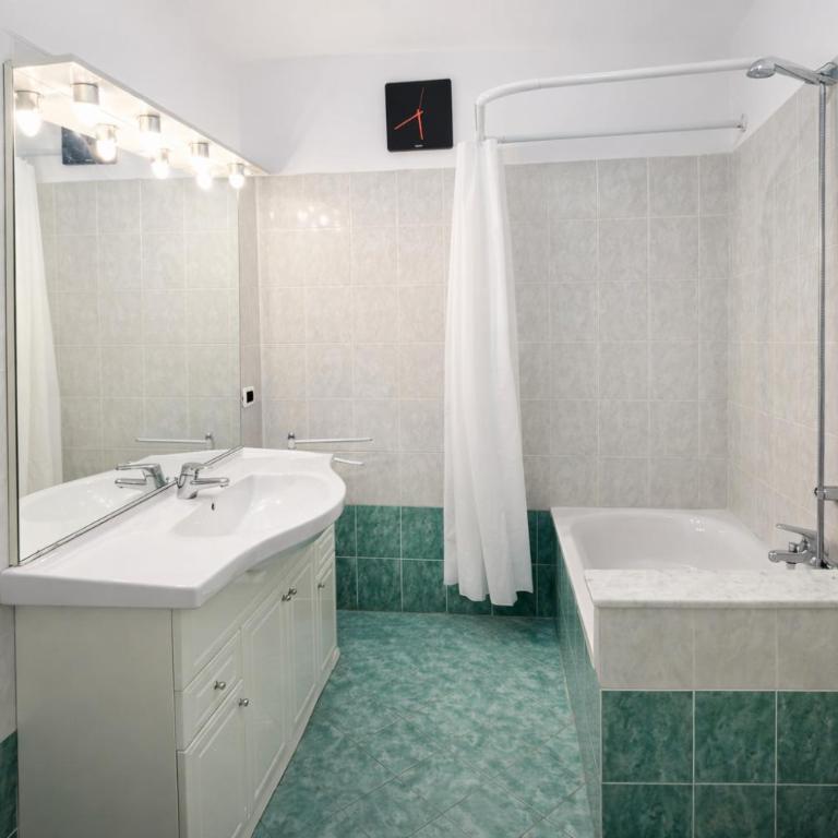 Xenia - 4 rooms apt in Via Giovanni Torti 3 - Appartamento con 2 Camere da Letto - 11