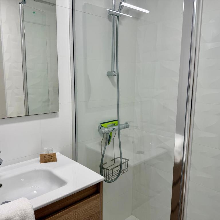 Sea View Apartment, 20th Floor, Pool at Levante Beach - One-Bedroom Apartment - 17