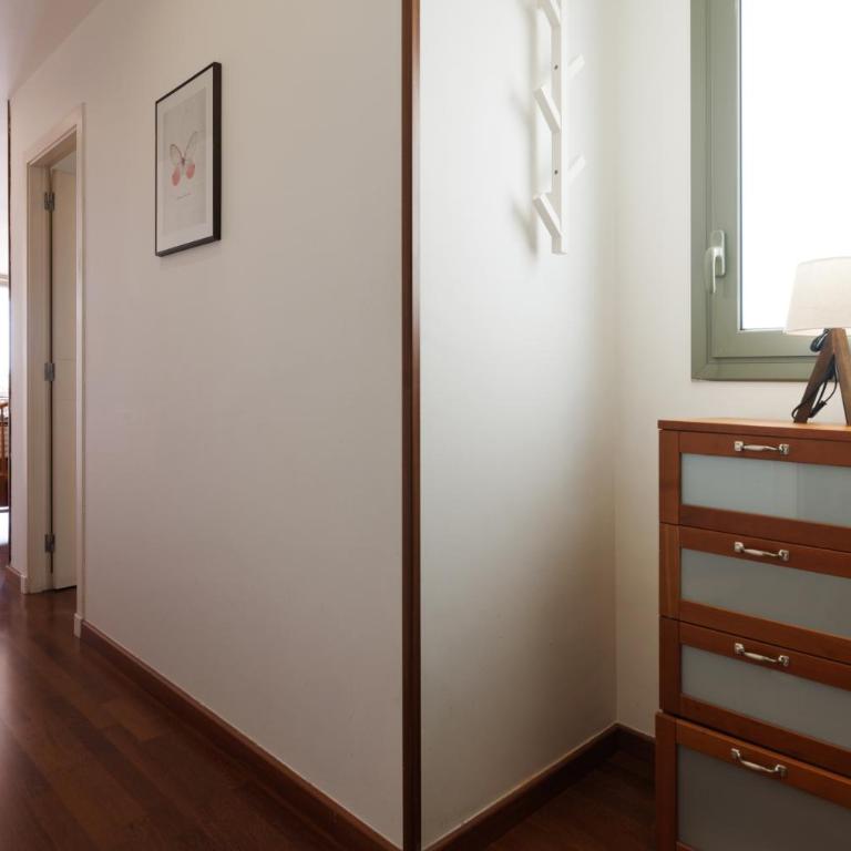 Bright Apartment with Terrace on Paseo de Gracia - One-Bedroom Apartment - 26