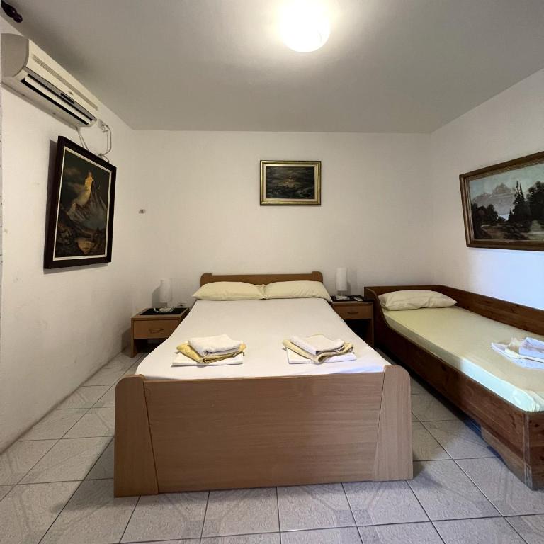Rooms Villa Desa - Niskobudžetna Trokrevetna Soba - 11