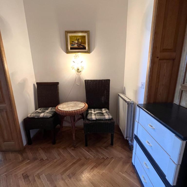 Rooms Villa Desa - Dvokrevetna Soba sa Bračnim Krevetom/Zasebnim Krevetima i Pogledom na Planinu - 18